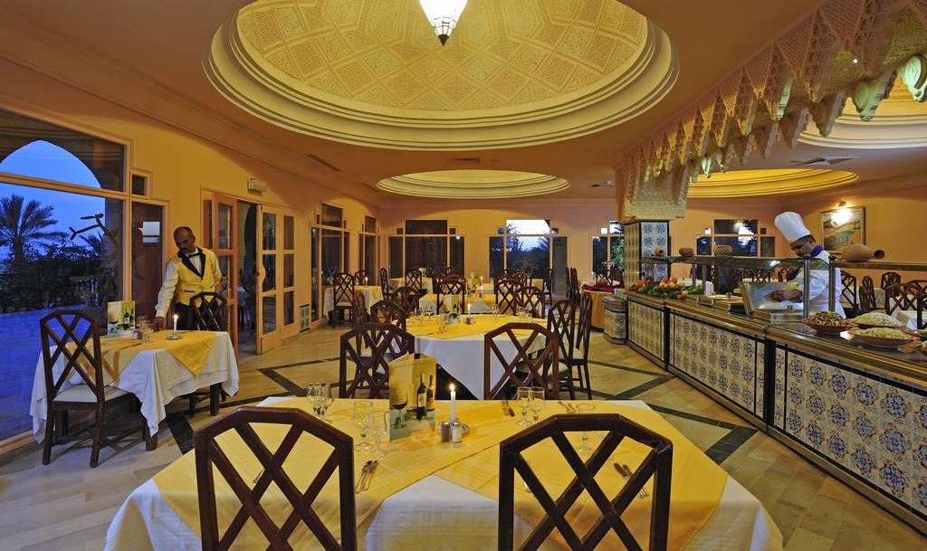 Hotel Palmyre Таузар Ресторан фото